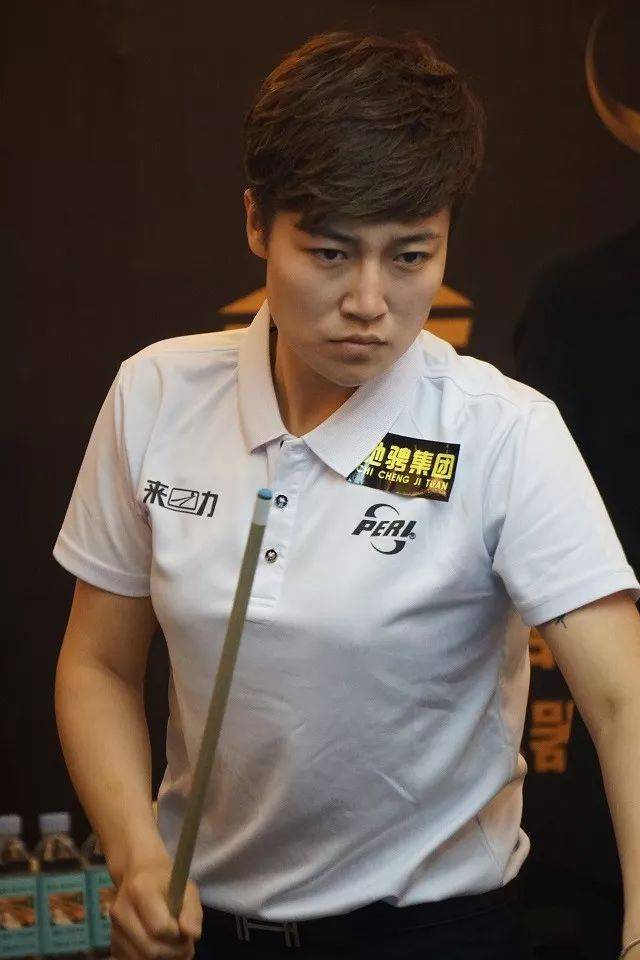 与沃尔夫斯 与沃尔夫斯