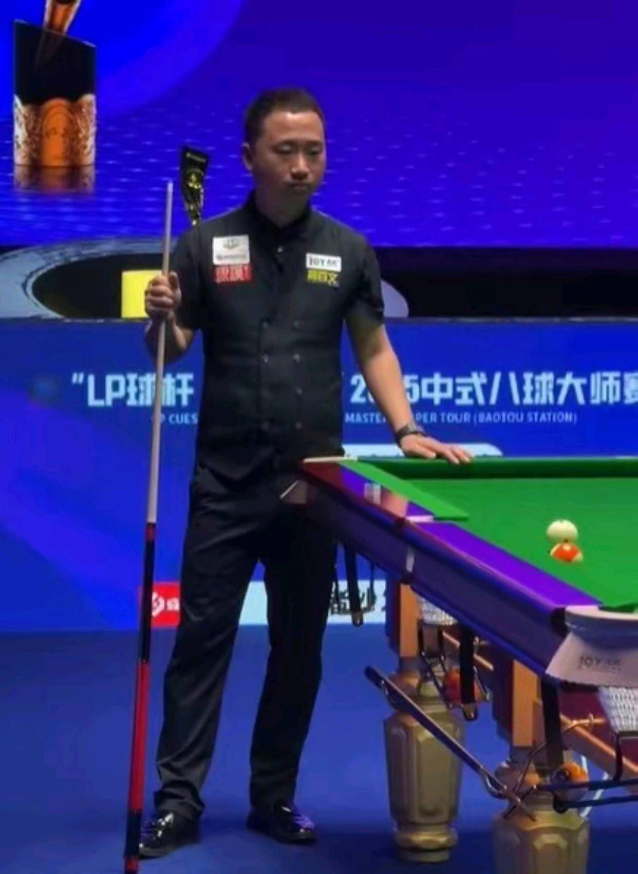 但他展现出 但他展现出