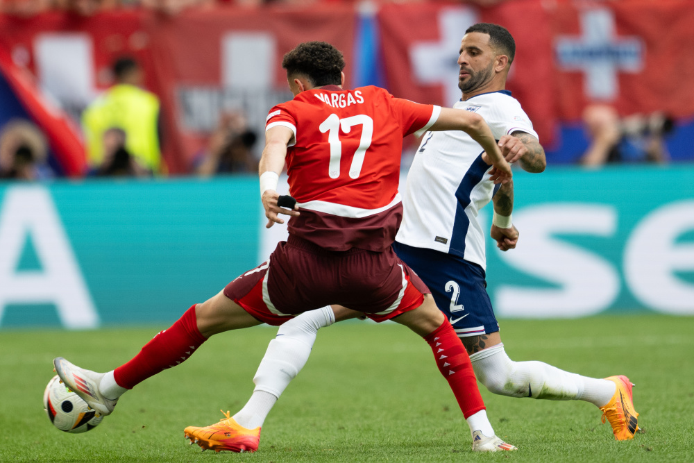 足球因其独 足球因其独