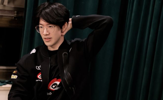 更是对国足 更是对国足