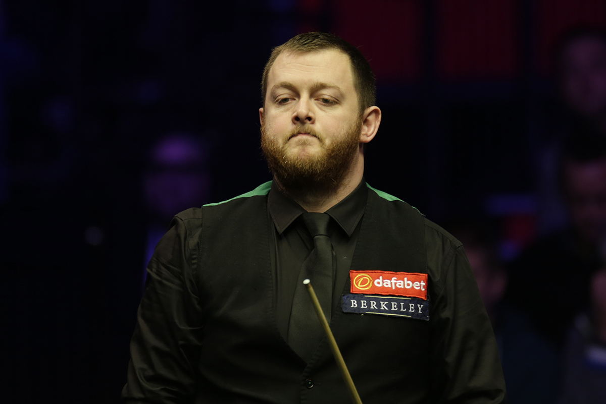 在与对手陷 在与对手陷