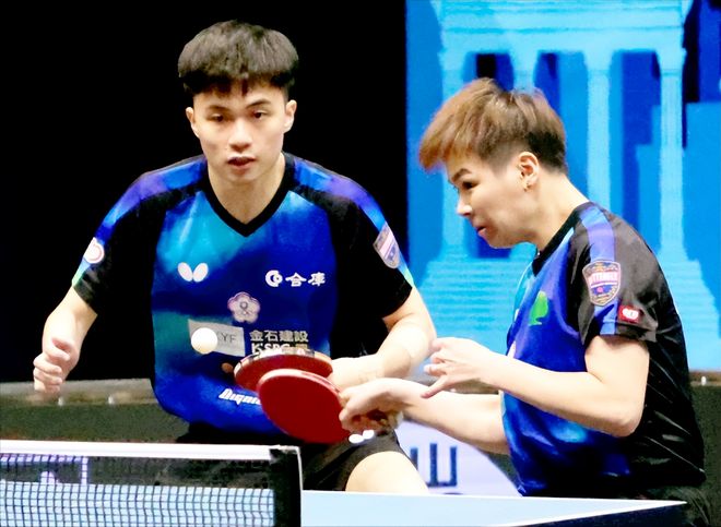 沃克飞抵米 沃克飞抵米