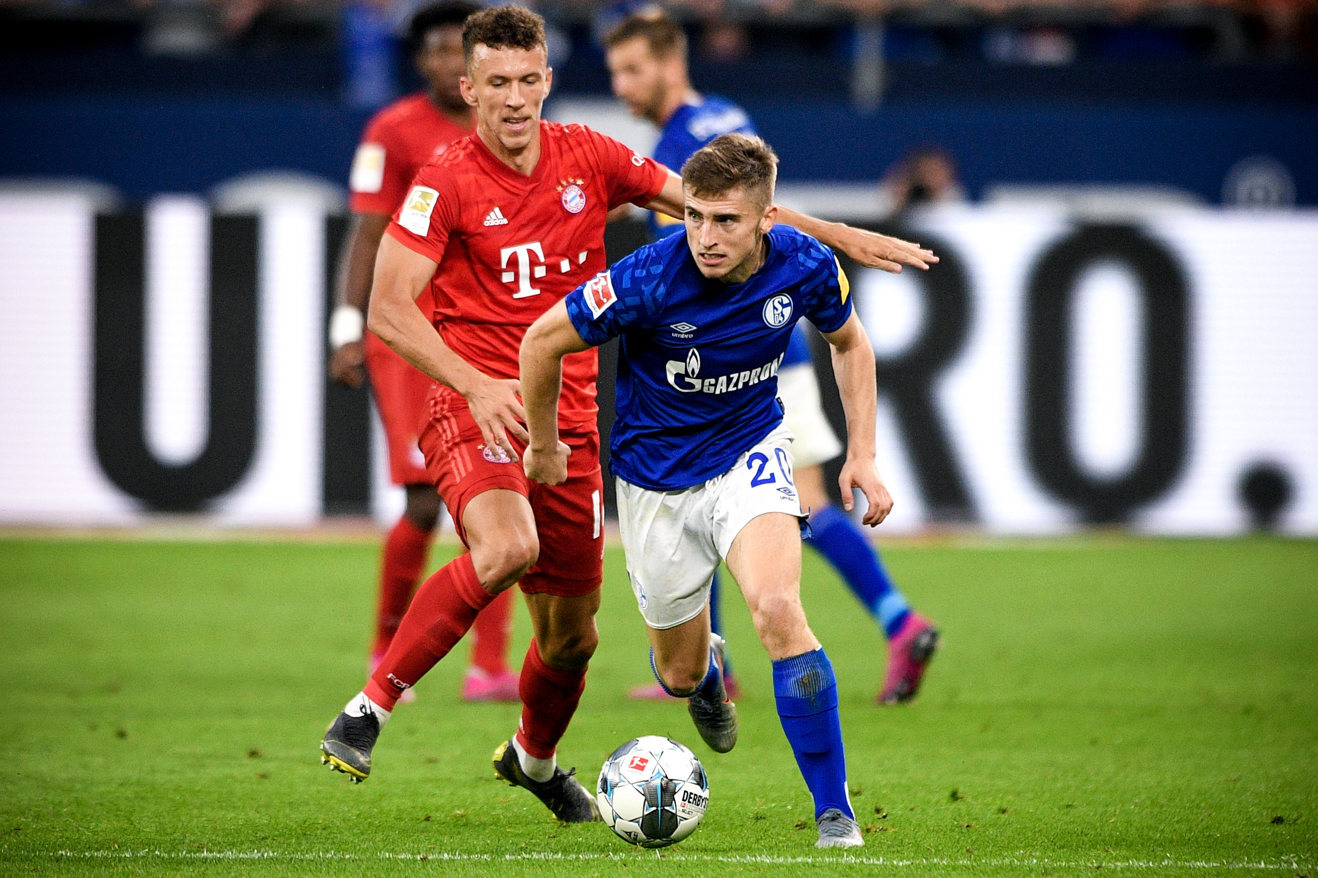 微调都牵动 微调都牵动