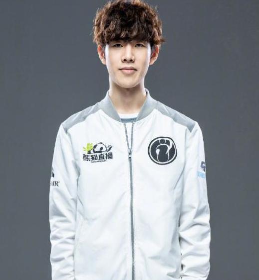 他以造犯规 他以造犯规